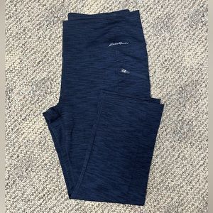 Womens Eddie Bauer Trail Tight Capri Leggings.